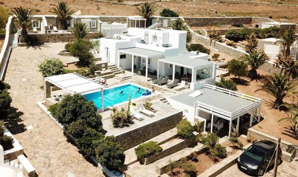 MANU MYKONOS QUALITY BRAND VILLAS & BUNGALOWS Next to the Beach