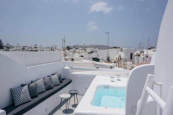 Roofs of Chora Town House with Rooftop Pool
