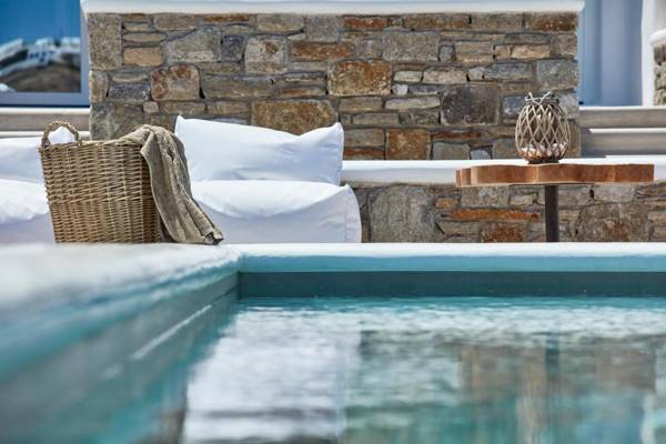 Mykonos Waves Beach House & Suites
