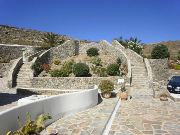 Yalos Mykonos Ornos Pouli private apartments w shared swimming pool
