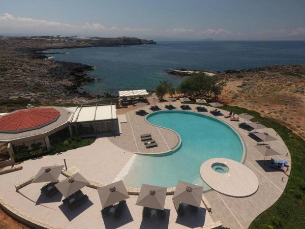 Kavos Hotel & Suites