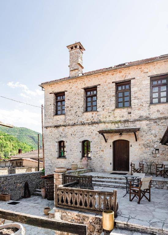 Paeonia Suites
