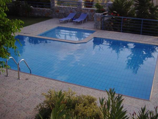 Modish Villa in Lefkogia Crete with Swimming Pool