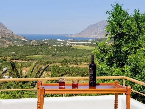 Chic Villa in Lefkogia Crete with Swimming Pool