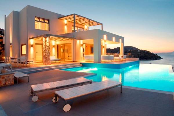 New Luxury Beach front Villa large private pool amazing sea view