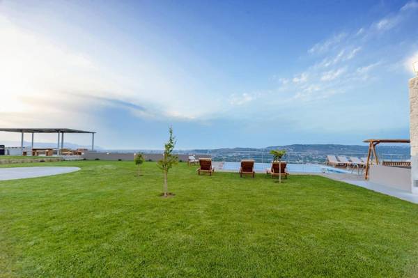 Villa Kedria with private heated pool