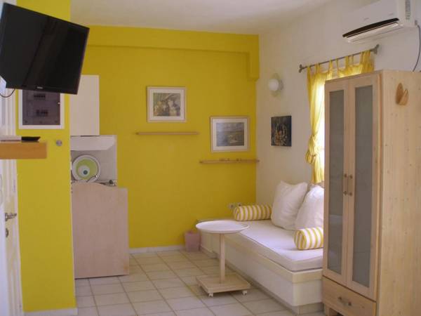 Innaxos studios Grotta area Naxos town