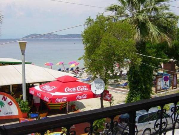 Captain's Beach Apartments