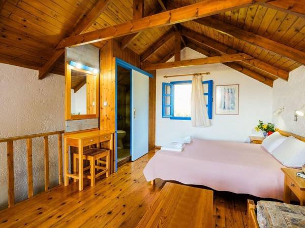 Elegant Holiday Home in Palaiochora near the Beach