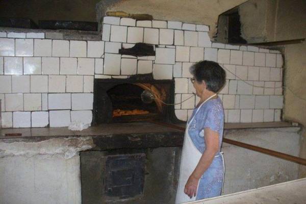 Authentic villa in little village 10 pers. at 15km from sea NW coast