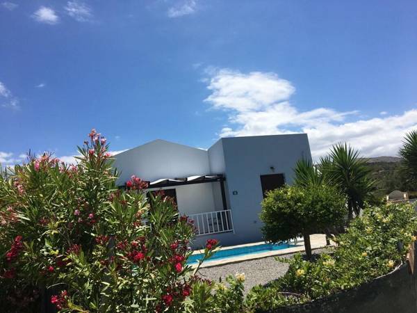 Cozy Villa with Pool and Parasol in Kirianna