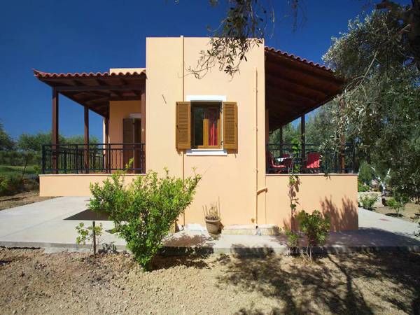 Nice villa on small beautiful complex of 3 villas communal pool NW coast