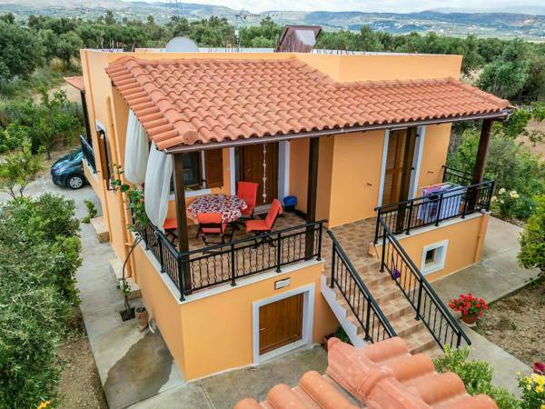 Nice villa on small beautiful complex of 3 villas communal pool NW coast