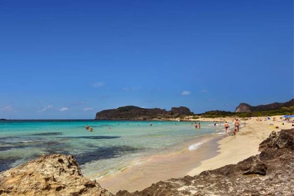 En Plo Beachfront Rooms