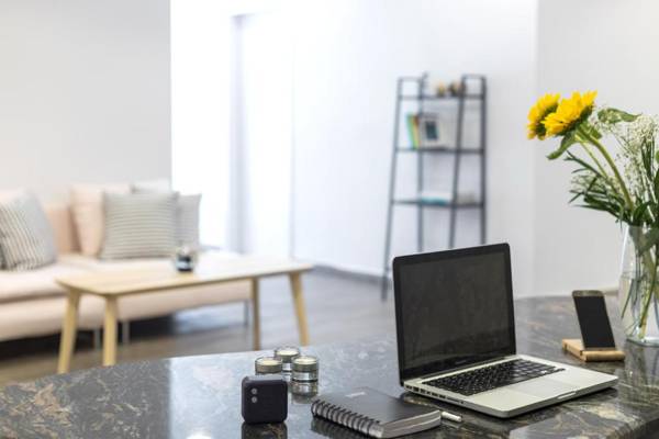 Local Hostel & Suites