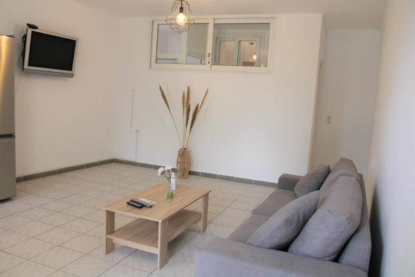 Kalamaki Plaza Apartments kalimera