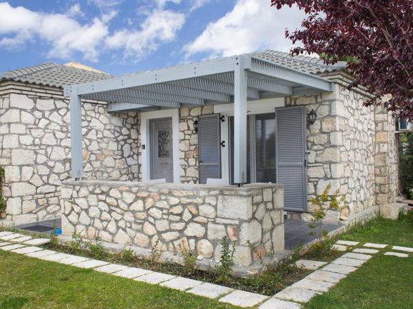 Welcoming Villa near Sea in Agrilia