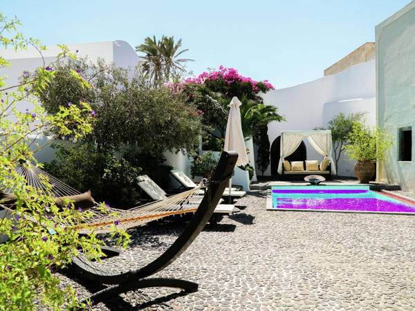 Unique villa stones throw cosy village Megalochori tranquillity and space.