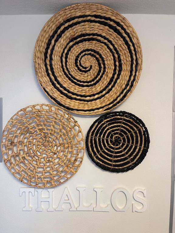 Thallos Cave House and Apartments