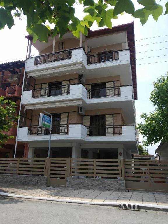 Dimitra's Apartments