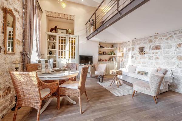 Mouragia Loft - Waterfront Old Corfu Town