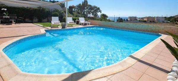 Holiday villa SUNJOY 100m. from the beach.
