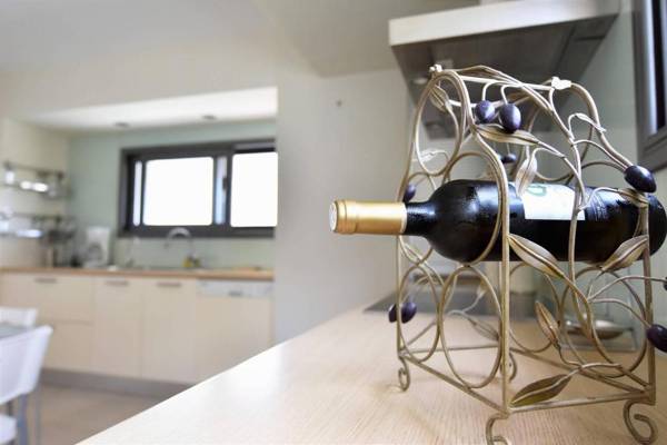 Villa PALAZZO DEL MARE with pool near the sea.