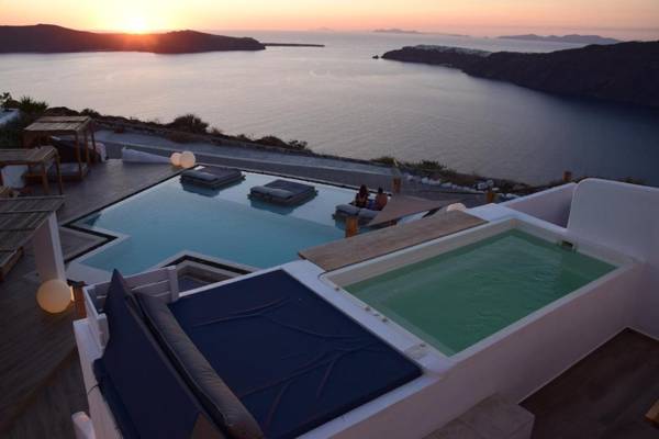 Santorini's Balcony Art Houses