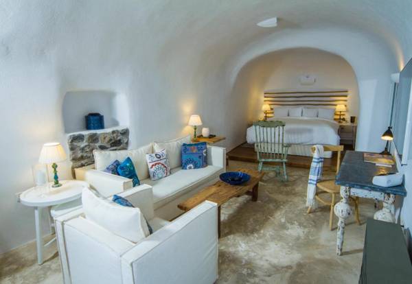 Iconic Santorini a Boutique Cave Hotel