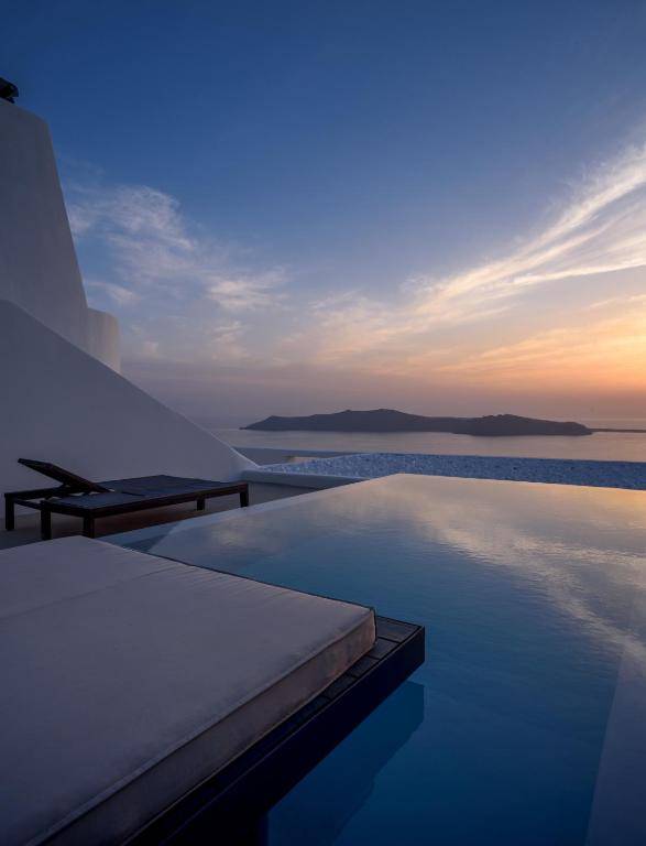 Cavo Tagoo Santorini