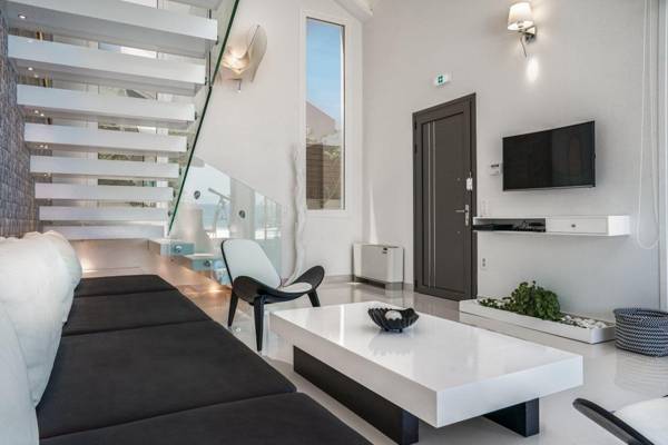 Luxury Villa Cavo Mare Thalassa with private pool & jacuzzi