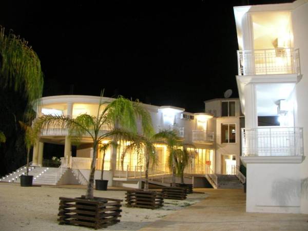 Mariana Hotel