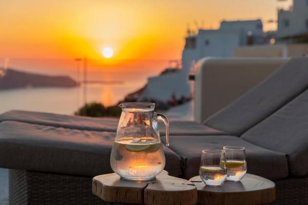 Damigos Caldera World