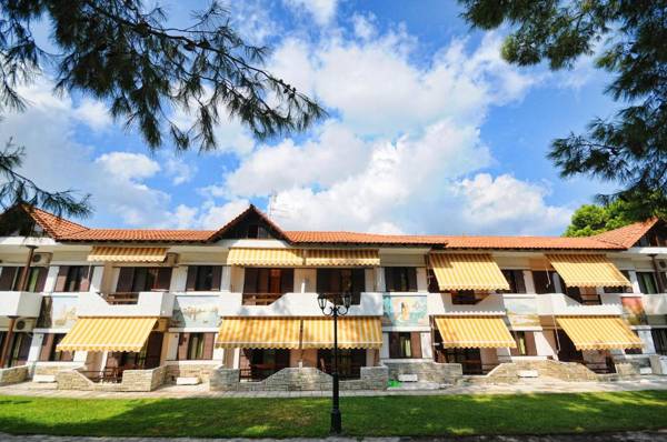 Haus Platanos Apartments & Bungalows by the Sea