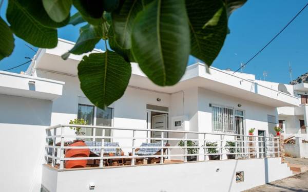 A fully equipped house nearby the beach