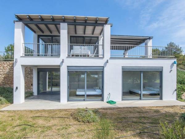 New holiday home on (pebble) beach beautiful area Porto Heli Peloponnese