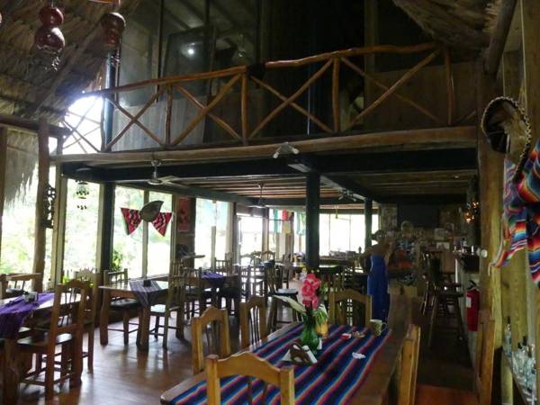 Hotel Kangaroo Rio Dulce