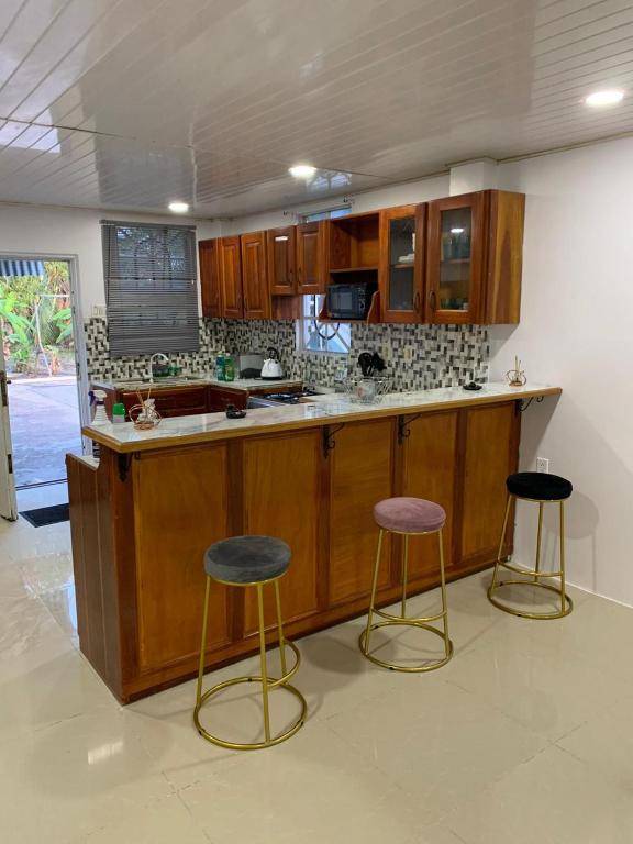 Charming 1-Bed House in Georgetown