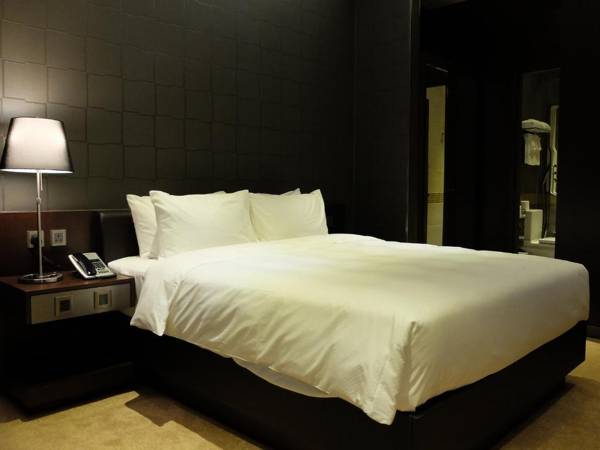 Crafa Harbour Hotel