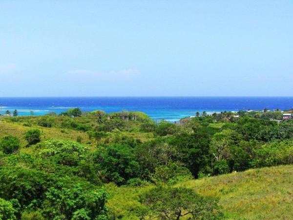 Clarion Suites Roatan at Pineapple Villas