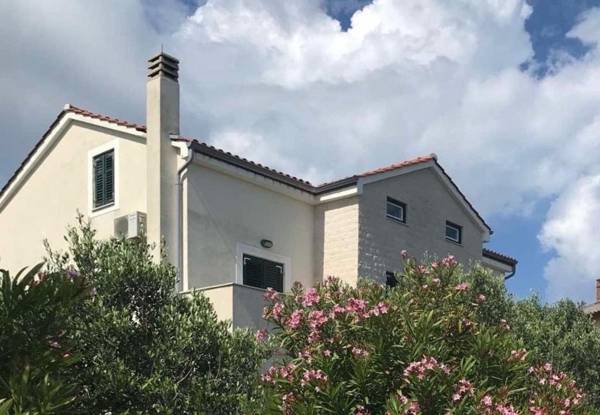 Apartments Azur - 10 m from sea