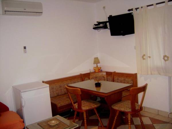 Manora Sucuraj one bedroom apartment