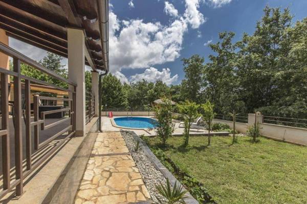 Luxury experience in Villa Kacana with heated pool and Play station 4