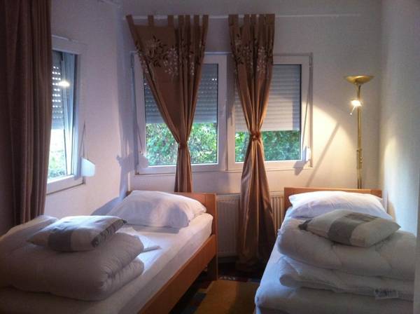 Apartments and Rooms Trsje