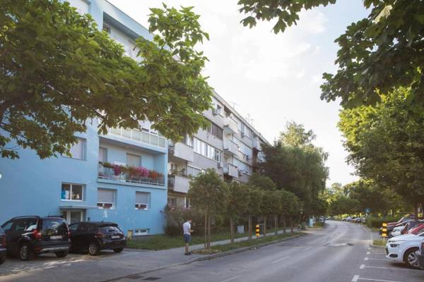 Spacious 2BDR Apartment with Beautiful Terrace