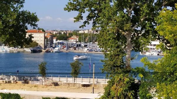 Apartments Tiramola Old Town