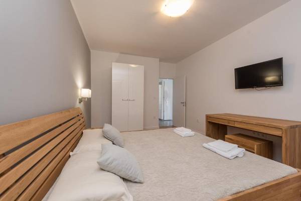 Apartments Tiramola Old Town