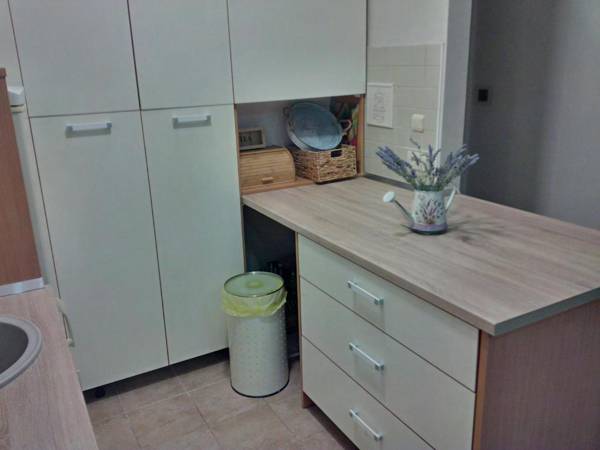 Apartment Gold & Gray