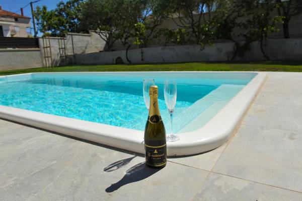 House Tony with private pool parking near beach - AE1432