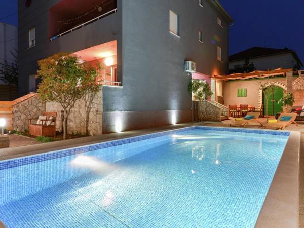 Attractive apartment in Zadar with private pool